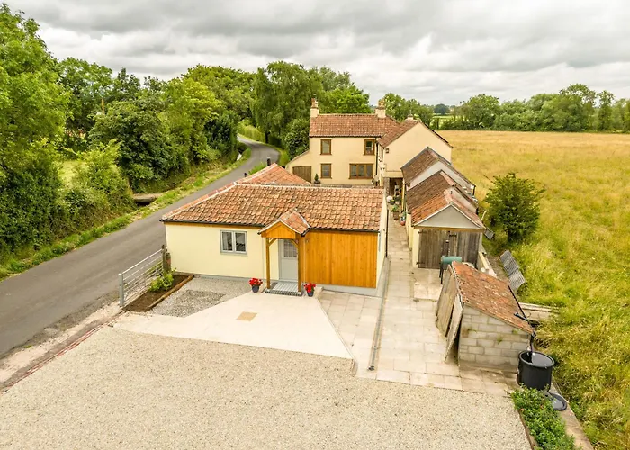 Well-Located Countryside Cottage